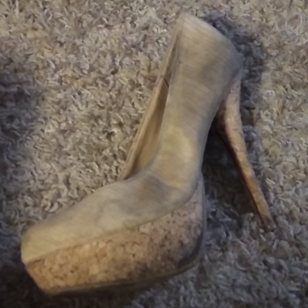 Beige heels